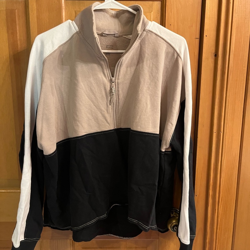 Gilly Hicks Black and Tan Zip-Up Sweater